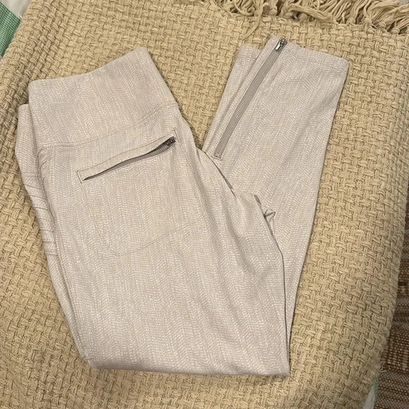 ATHLETA Leggings - Picture 4 of 10